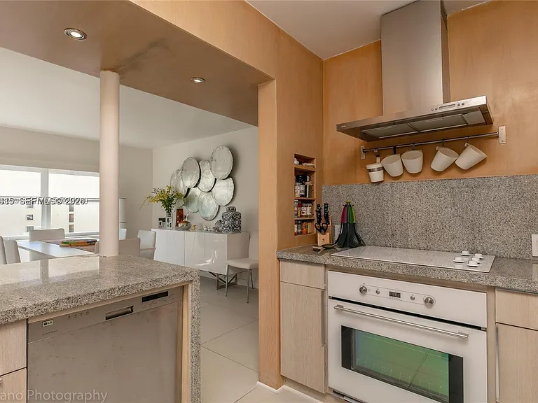 590 Ocean Dr #7C — Photo 11