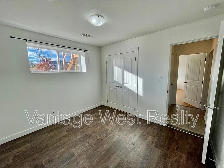 630 Belgo Rd #B — Photo 11