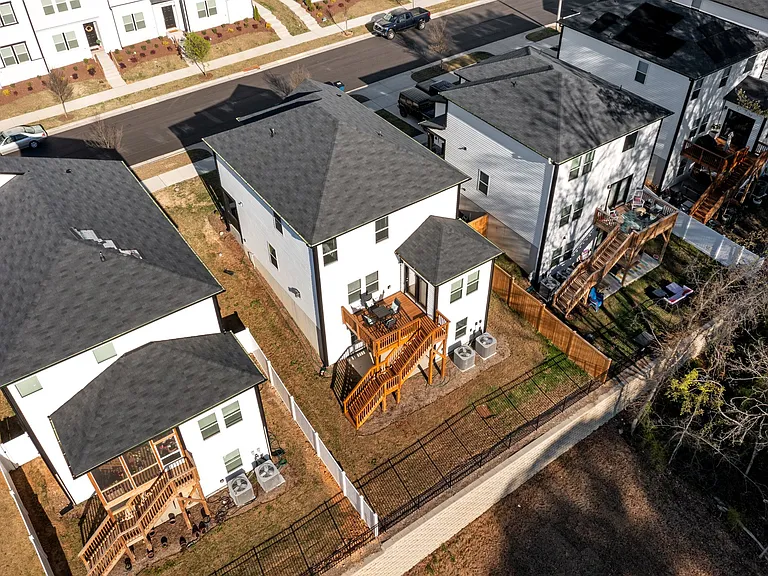 415 Sustainable Way — Photo 22