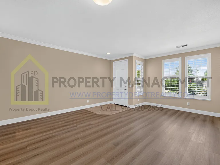 1570 Charm Way — Photo 8