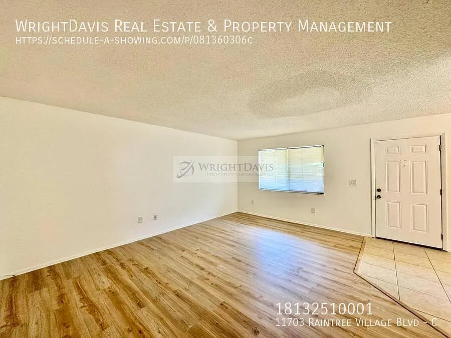 Updated 2 Bed / 2 Bath Condo in Temple Terrace — Photo 4