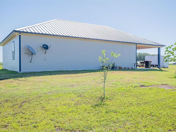 4th image of 1015 Fm 960 Rd