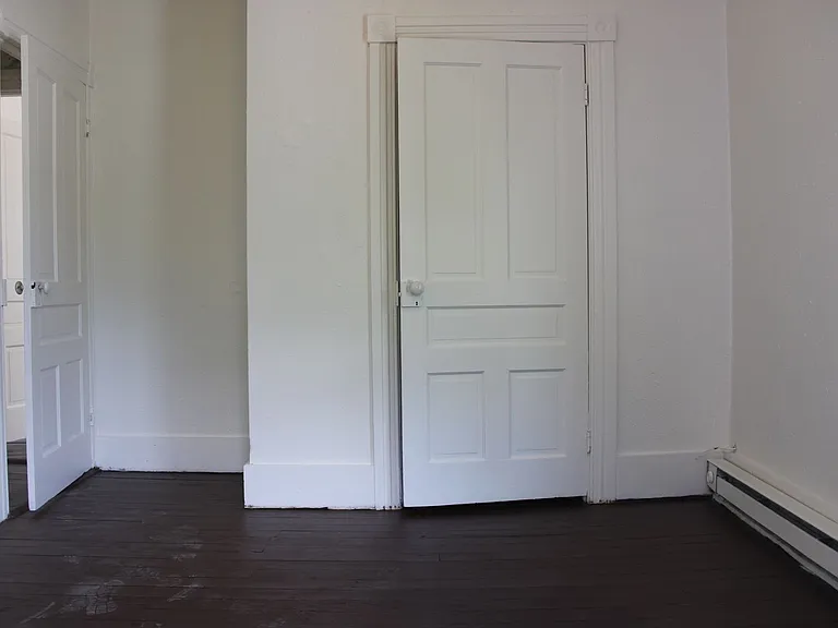 118 W Main St — Photo 4