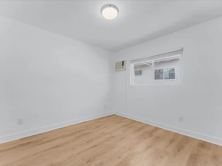 7739 Laurel Canyon Blvd #13 — Photo 10