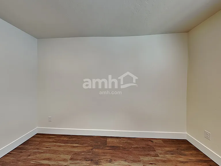 1407 E Ludlow Dr — Photo 12