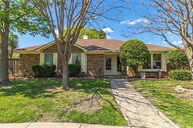 1st image of 409 Kingsbridge Ct