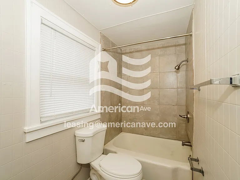 1078686_011_wm_-_main_bathroom_13538911.jpg