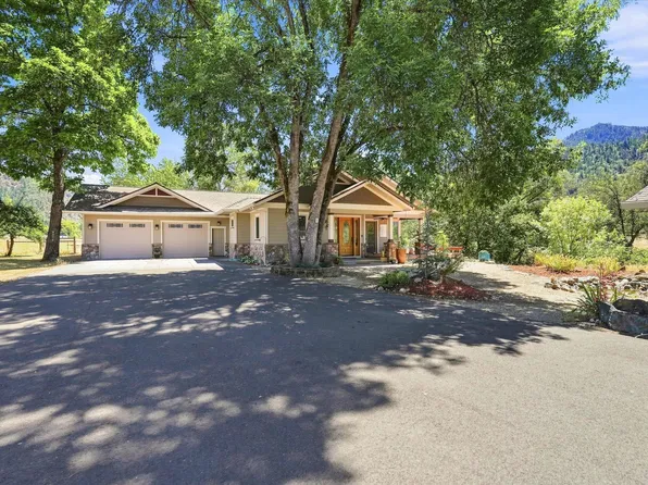10128 E Evans Creek Rd, Rogue River, OR 97537