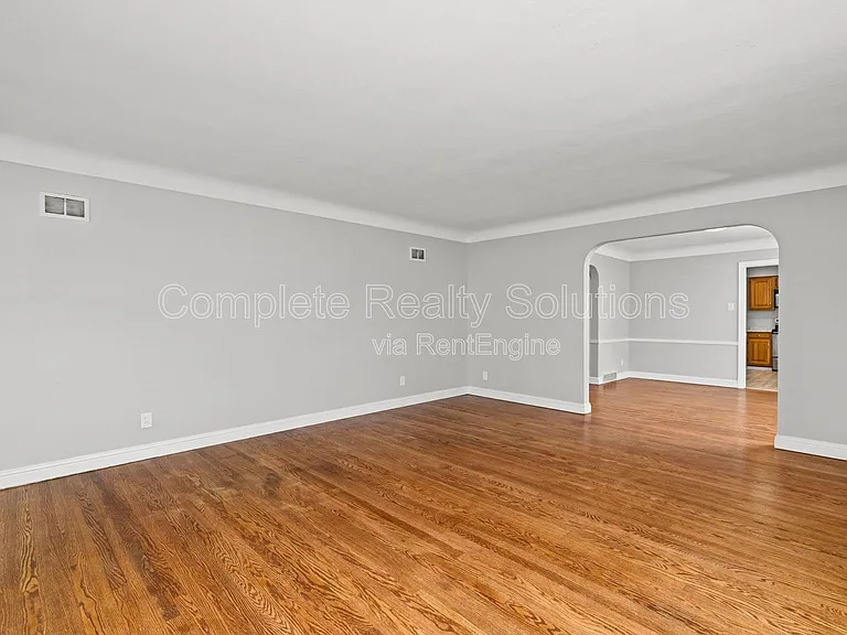 524 Gerald Pl — Photo 6