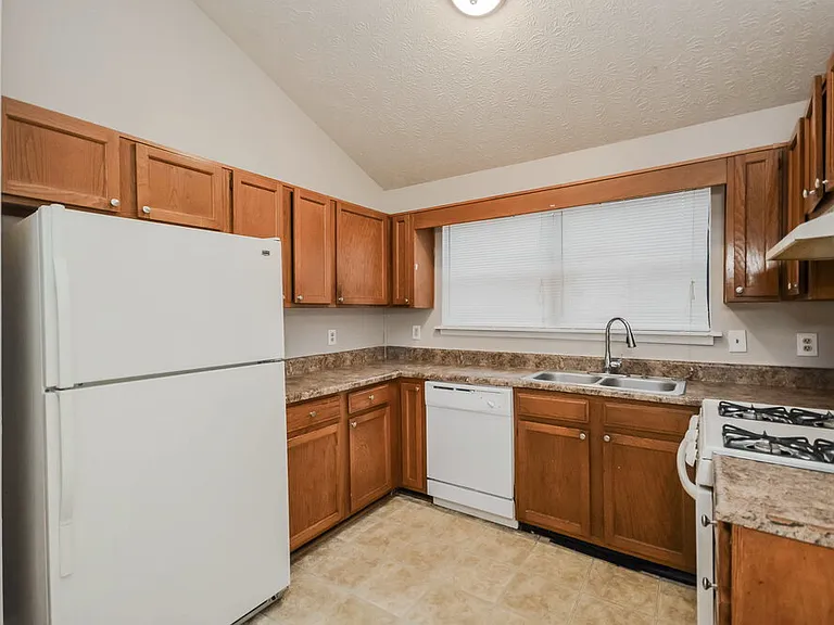 3806 Raiders Ridge Dr — Photo 9