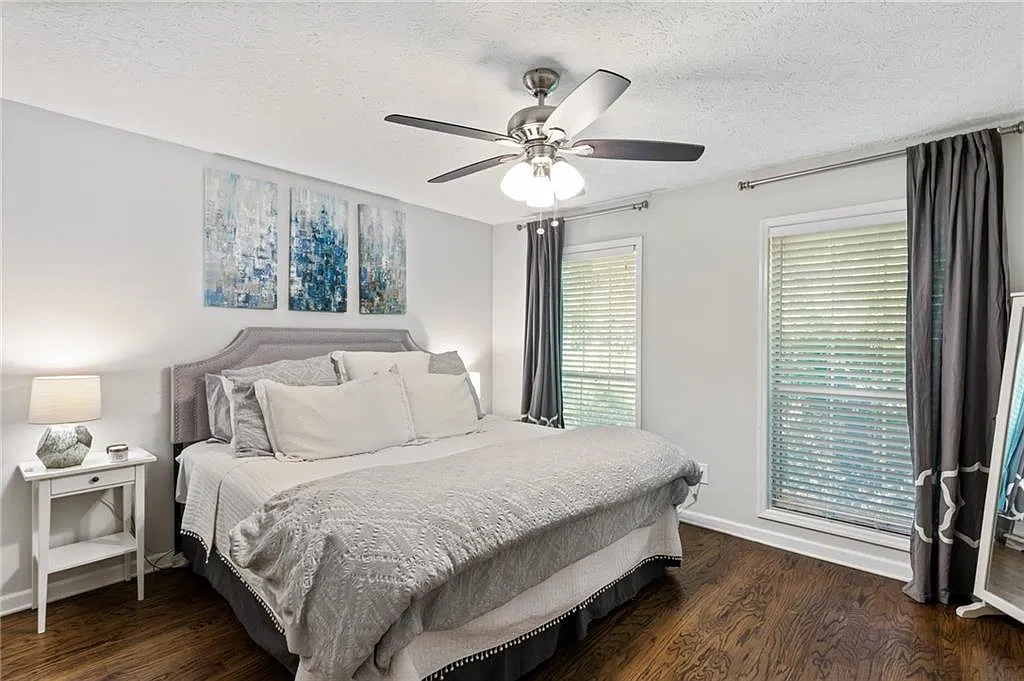 2 bed, 2.0 bath, 1264 sqft, $2,300 — Photo 4