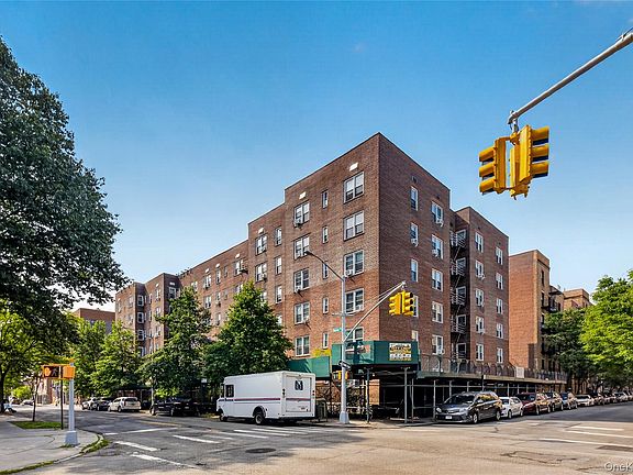 2nd image of 42-40 Bowne Street #2K