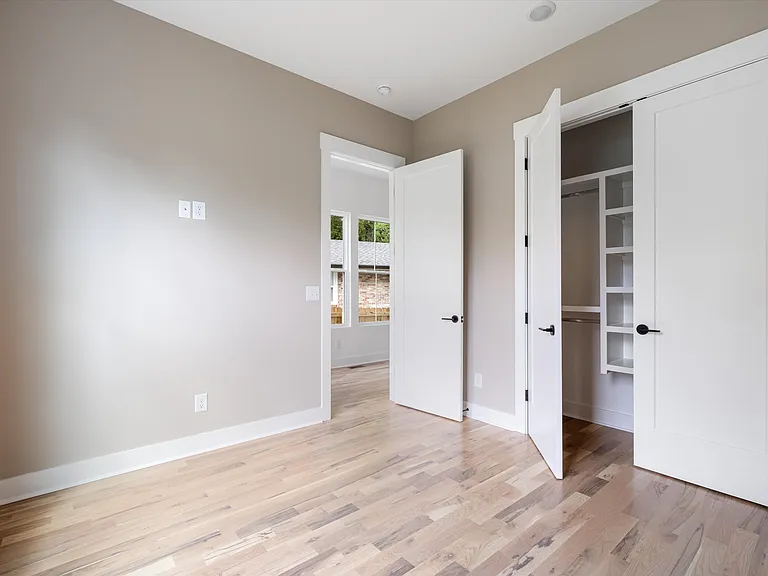 2830 Clifton Ave — Photo 27