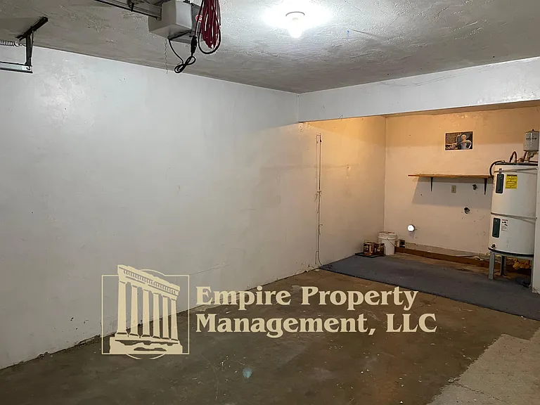 1297 Waite St — Photo 12