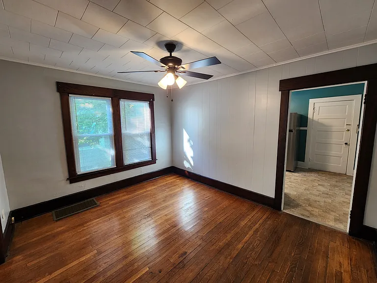 4505 James St #1 — Photo 7