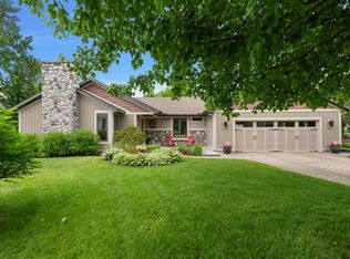 6553 W Via Vista Ct NE, Rockford, MI 49341