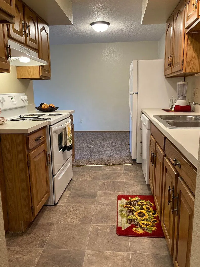 Capitol Apartments — Photo 4