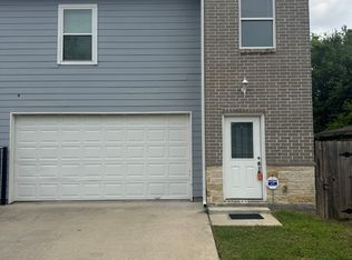 8205 Oak Knoll Ln #B, Houston, TX 77028