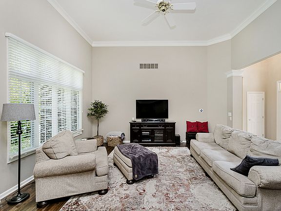 5th image of 502 Pitney Dr