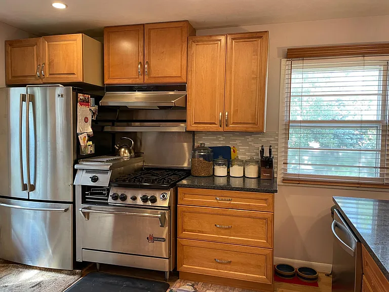 1830 Balsam Ave — Photo 9