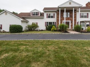 161 Thompson Grove Rd, Manalapan, NJ 07726