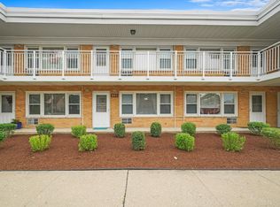 805 Seeley Ave APT 1B, Park Ridge, IL 60068