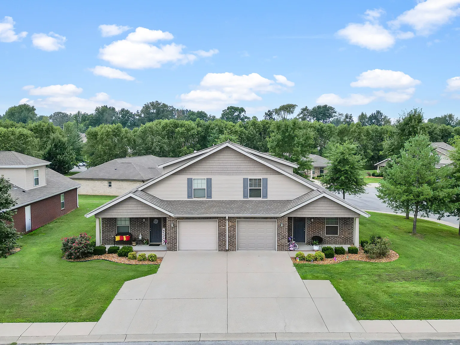 Dove Ln, Franklin — Photo 2