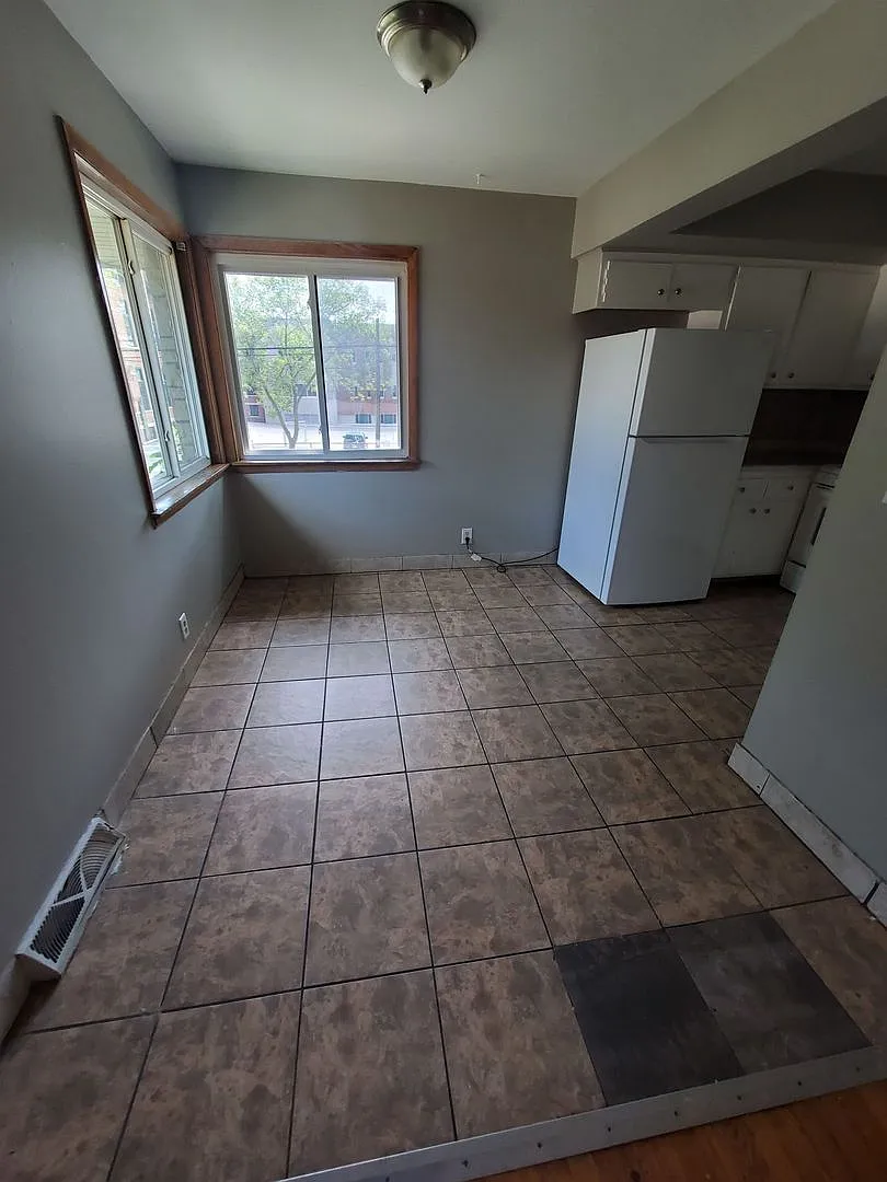 4651 N 36th St. (12 Unit)(Ace Property) — Photo 3