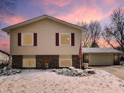 7425 W 100th St, Bloomington, MN, 55438