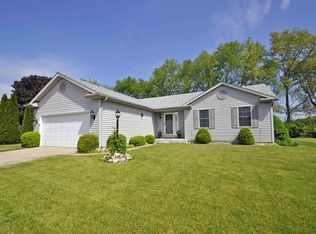 23041 Amber Valley Dr, South Bend, IN 46628