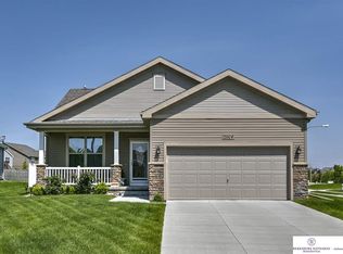15804 Young Cir, Bennington, NE 68007