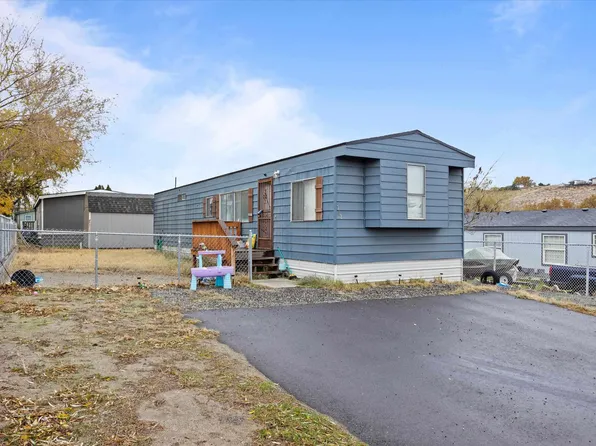 312 Sahara Ct, West Richland, WA 99353