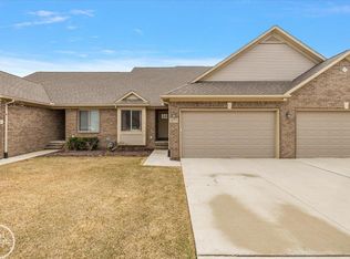 48278 Applegrove Ln, Chesterfield, MI 48051