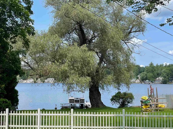 7 HILLTOP Lane, Hampstead, NH 03841