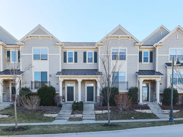 2176 Coral Ln, Glenview, IL 60026