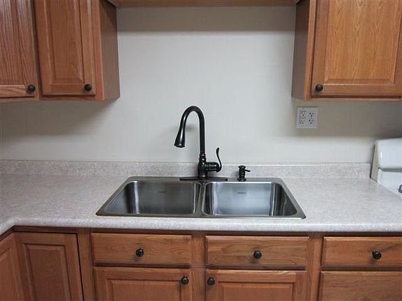 3rd image of 1404 Rockwell Dr