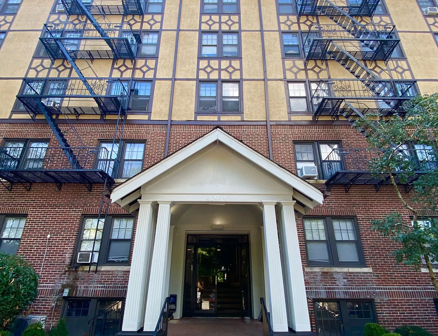 Hillside Gardens Apartment Homes — Photo 1