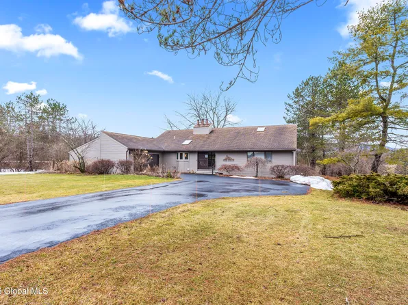 33 Crow Ridge Road, Voorheesville, NY 12186
