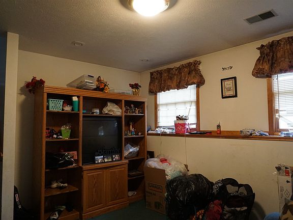 4th image of 177 S Clearview Pl