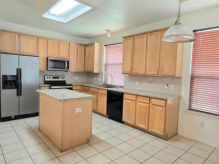 21038 Narrow Gate Dr — Photo 11