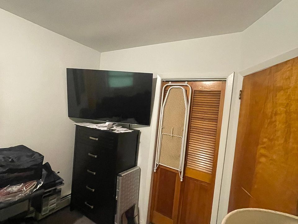 1st image of 1102 Clarence Ave