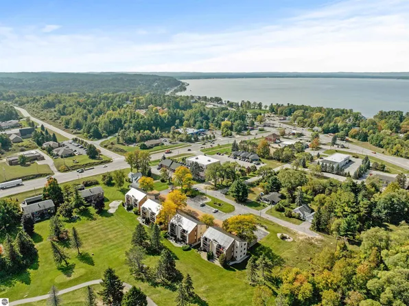 6000 Holt Rd #20, Williamsburg, MI 49690