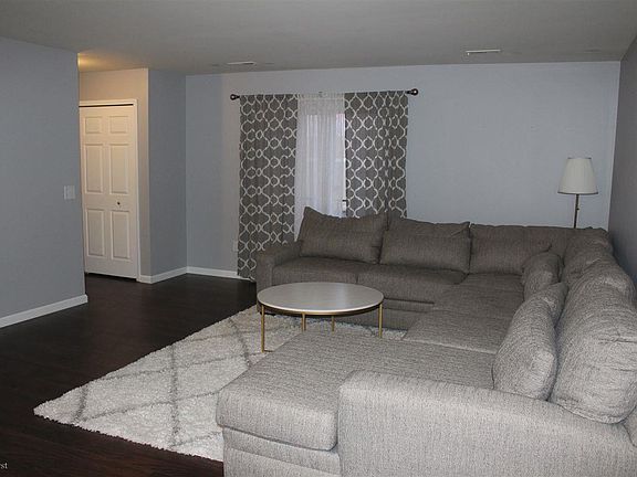 5th image of 42025 Imperial Ln