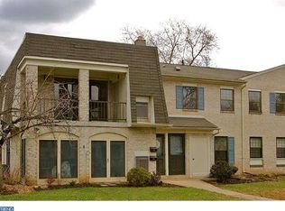 70 Valleybrook Dr, Lancaster, PA 17601