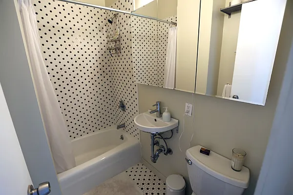 Rented by Target Realty Group | media 35