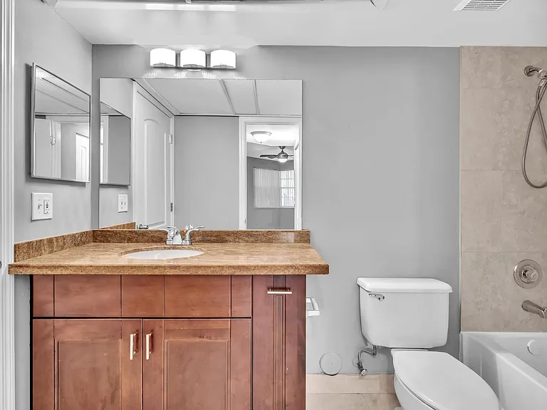 2881 N Oakland Forest Dr #105 — Photo 36