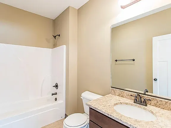 1658 Glade Dr SW — Photo 16