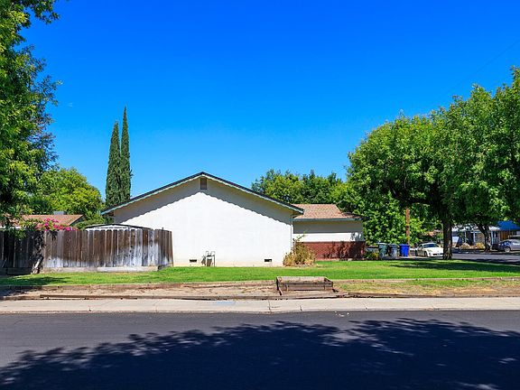 3rd image of 2901 Hemminger Way