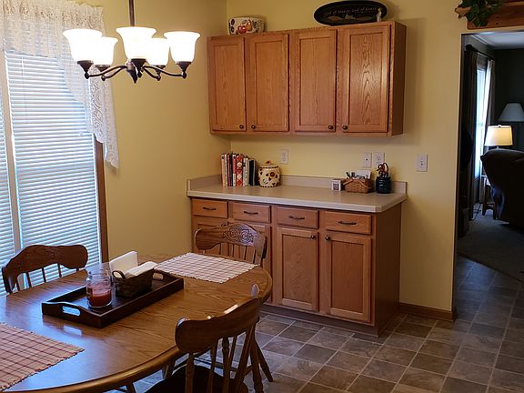 4th image of 627 Elaine Dr