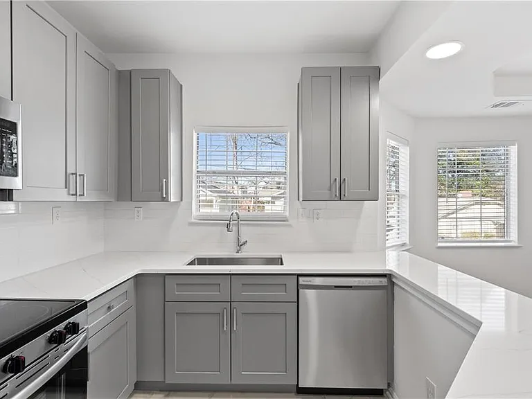 567 Winton Ter NE #A — Photo 9